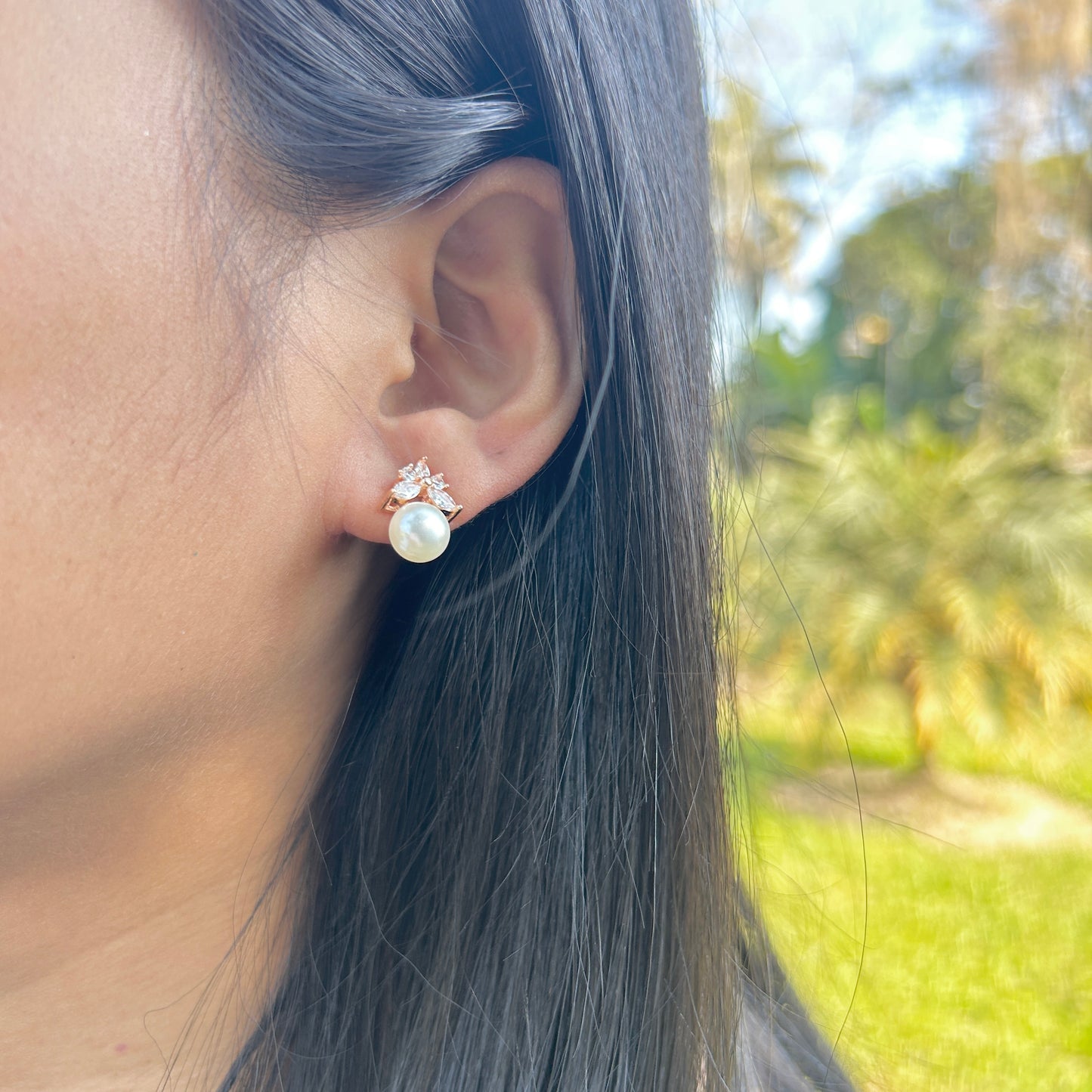 Flora pearl studs