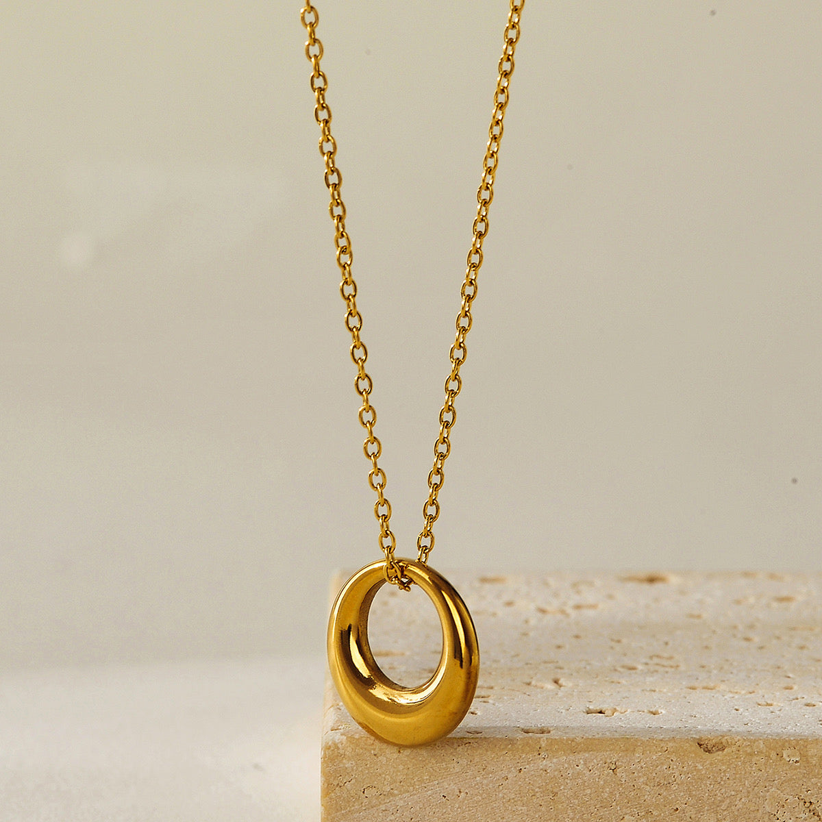 Oval necklace
