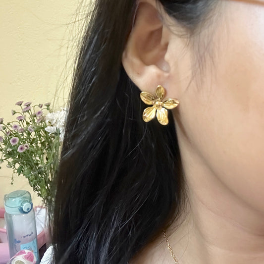 Flower studs