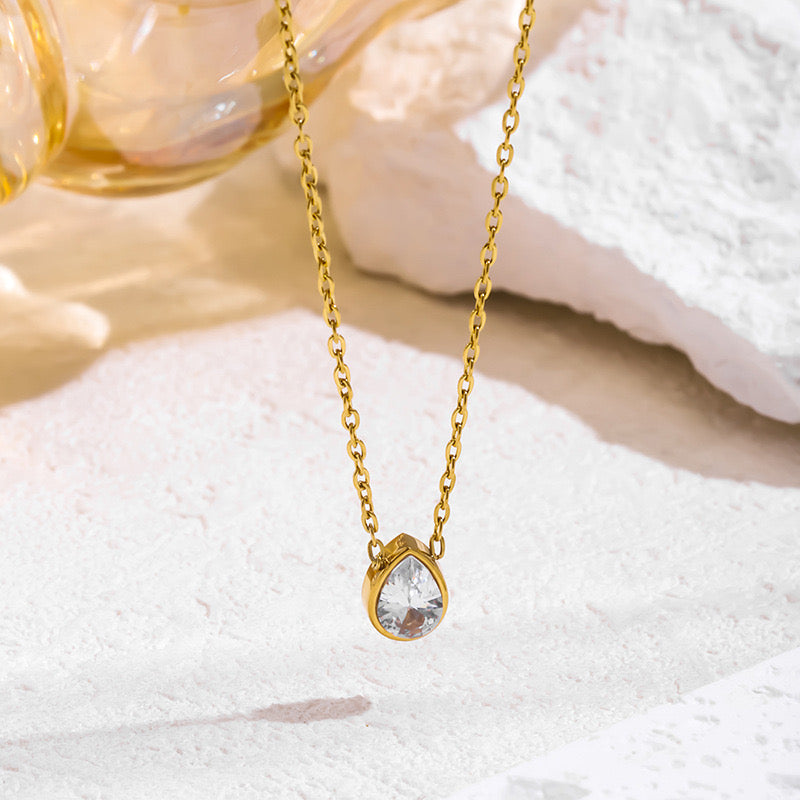 Pear stone necklace