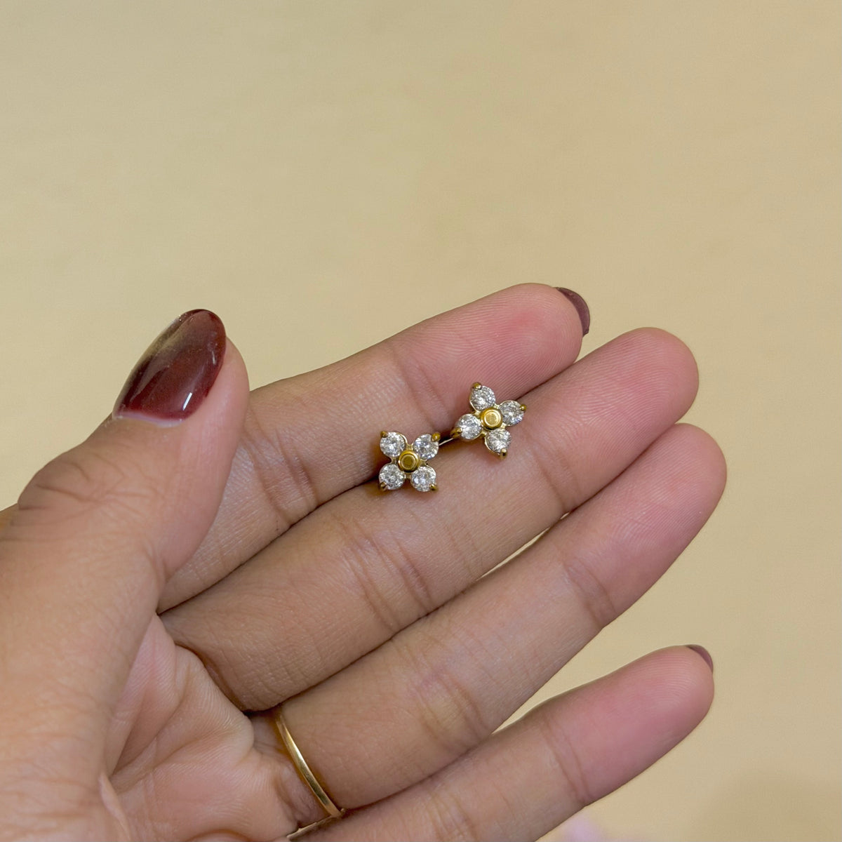 Flora petal studs