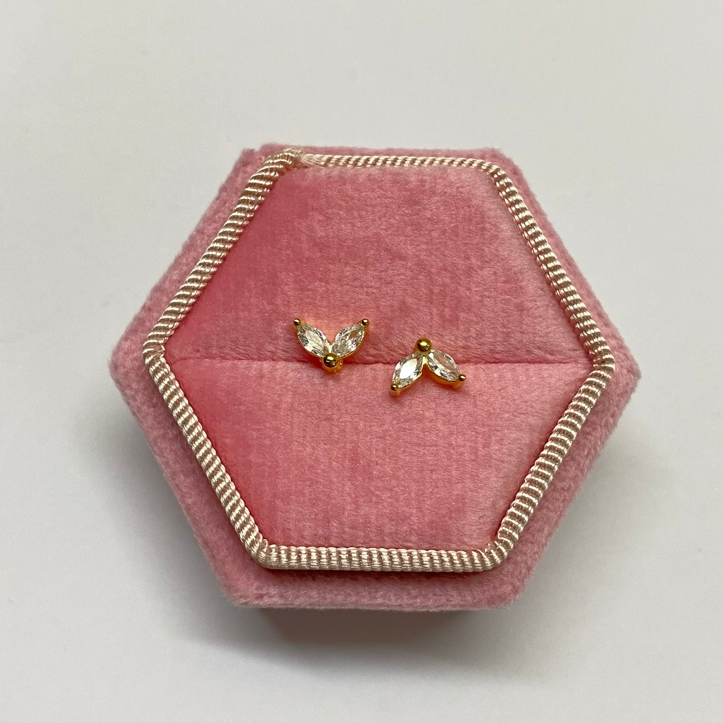 Mini studs golden (in pair)