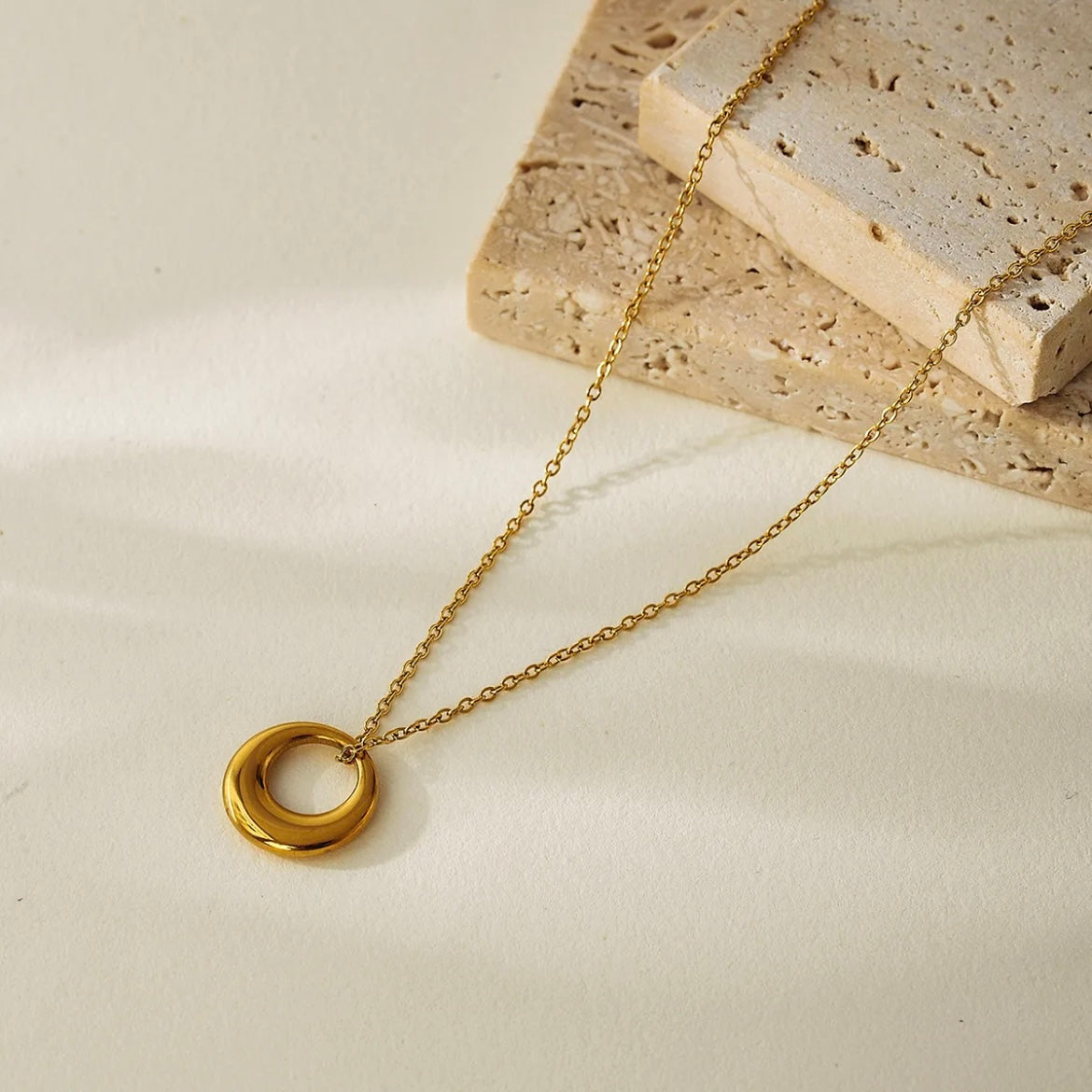 Oval necklace