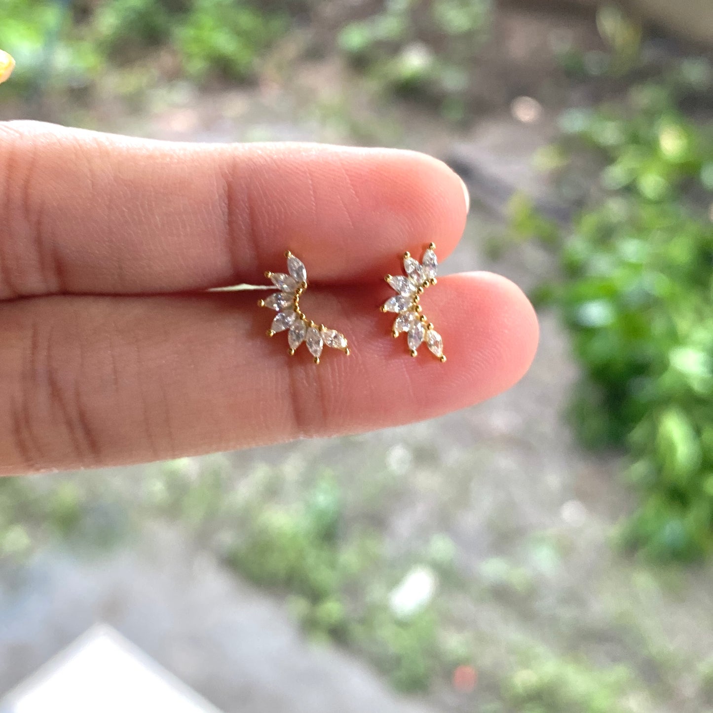 Mini studs golden (in pair)