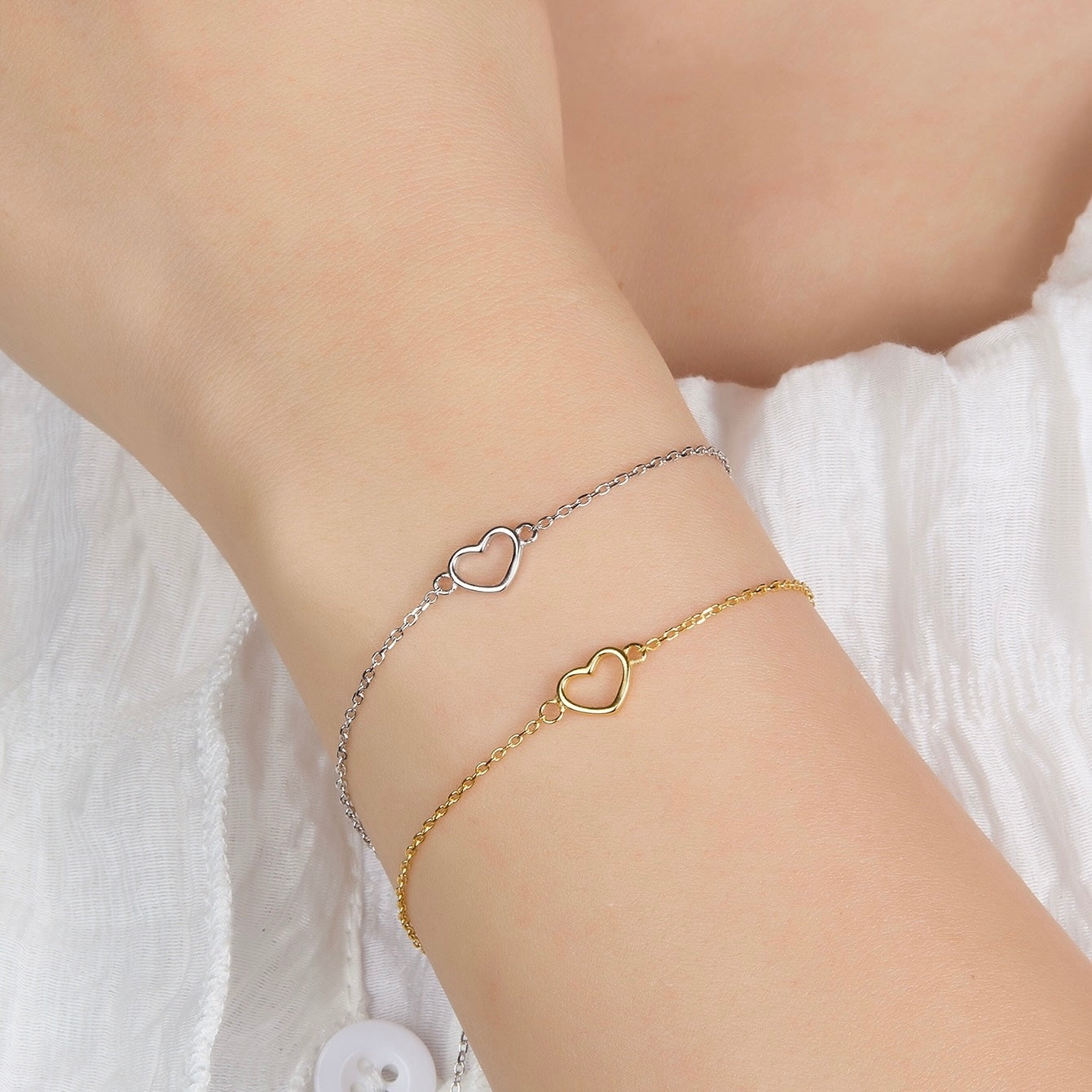 Dainty heart bracelet (S925)