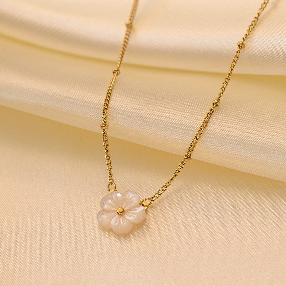 White flower necklace