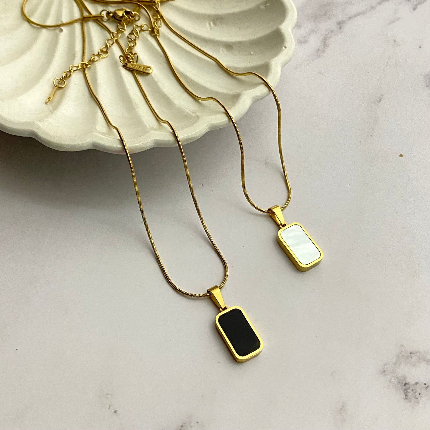 Reversible rectangle necklace