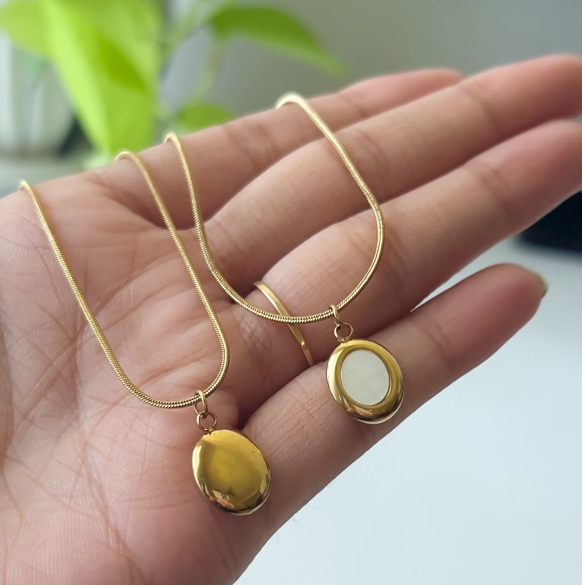 Oval necklace