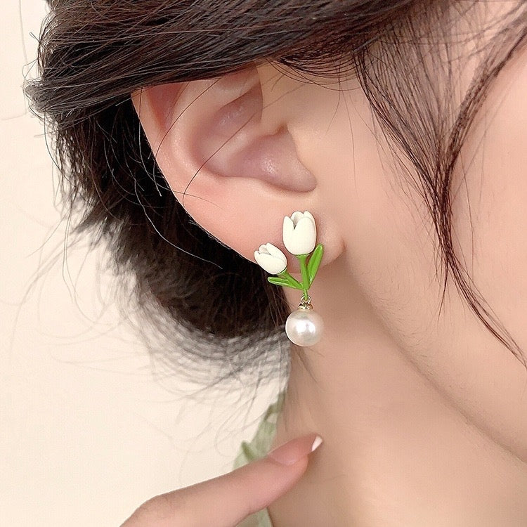 White tulip earrings