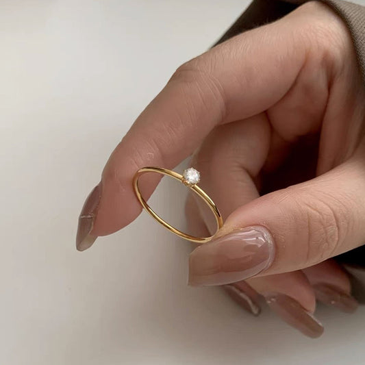 Dainty diamond